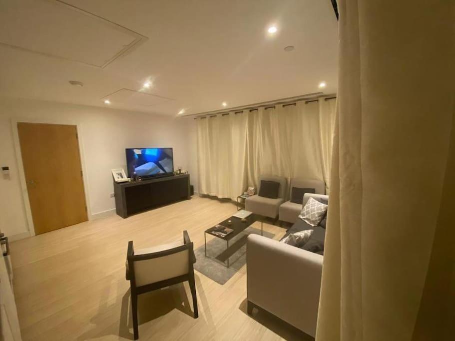 Luxury 2 Bed Ensuite 2 Bathroom Apartment East Croydon South Norwood Exterior photo